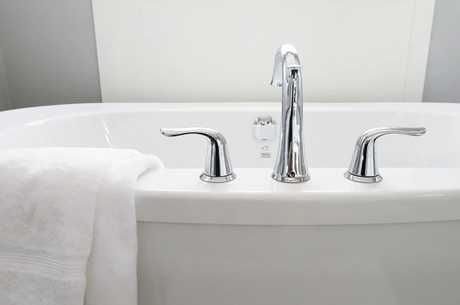 Plumbing installation / Complete bathrooms