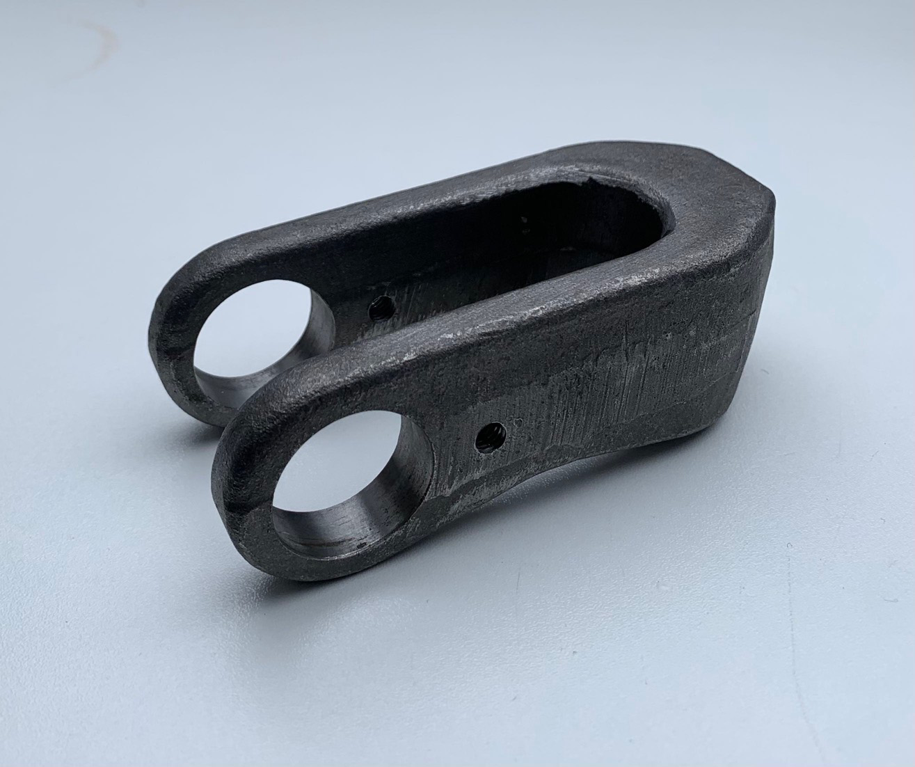 Geschmiedetes und bearbeitetes Metallbauteil