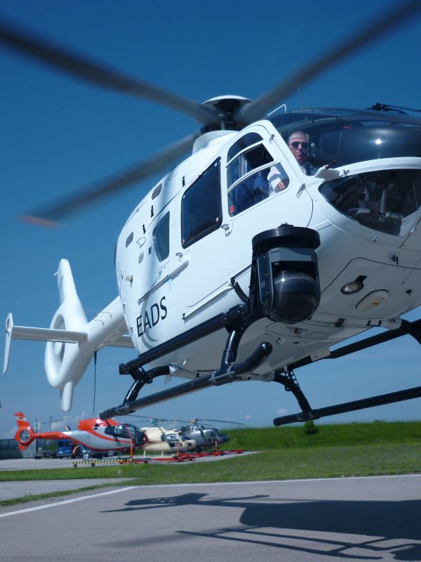 Sensor Boom / Anbauteile am Hubschrauber