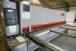 CNC-Tafelschere Beyeler