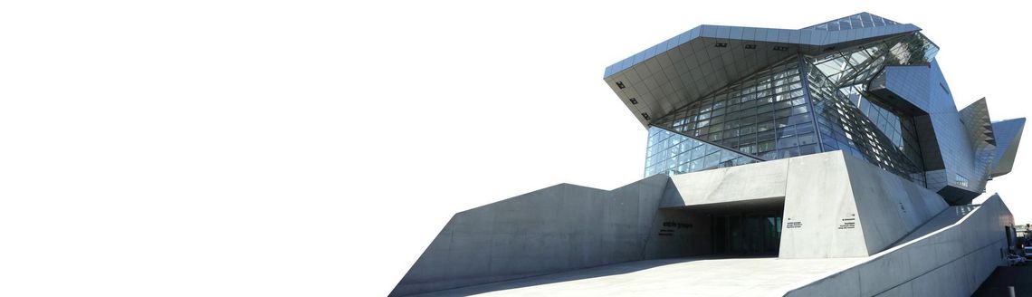 Musée des Confluences Lyon mit Lochblechfassade