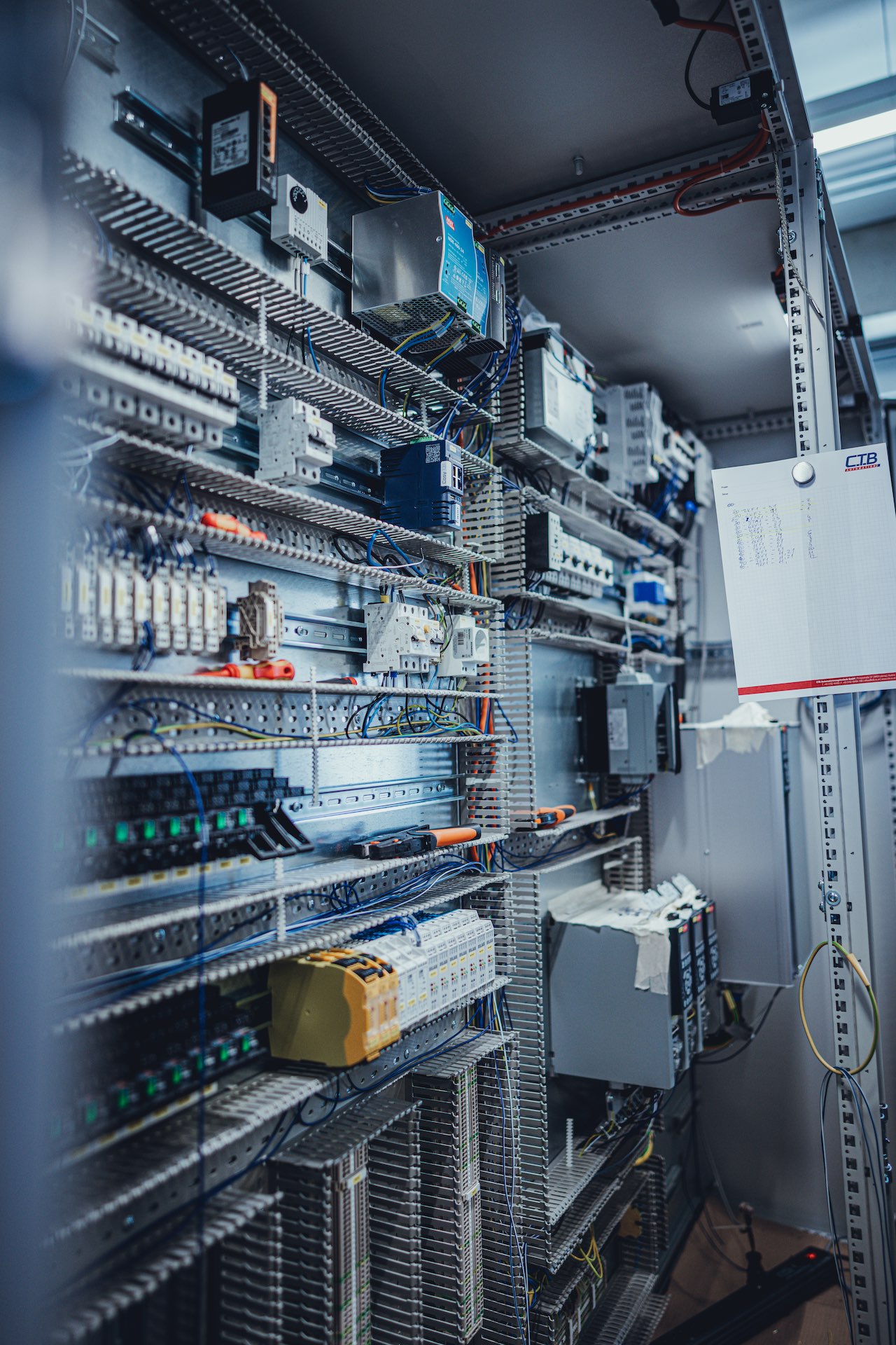 Industrieller Steuerschaltschrank