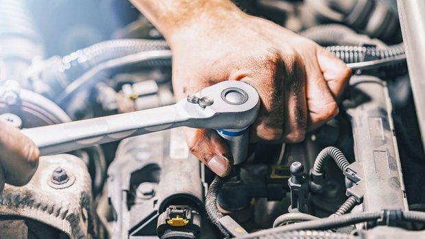 Service an Baumaschinen