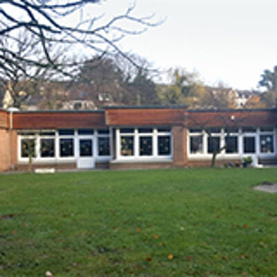 Fenster für Kindergartengebäude