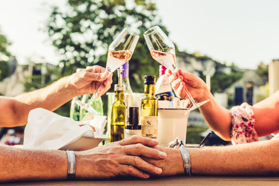 Sekt in der Opernlounge