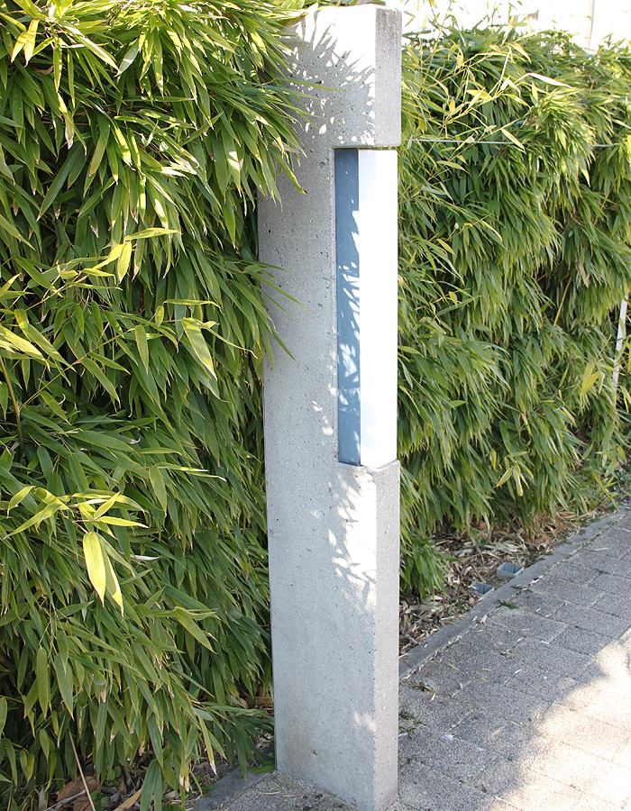 Beton-Stele