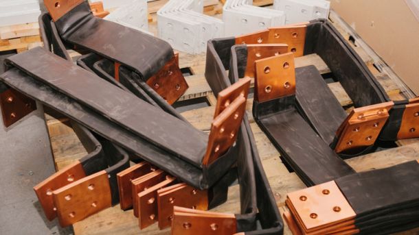 Stromschienen aus Kupfer und Aluminium