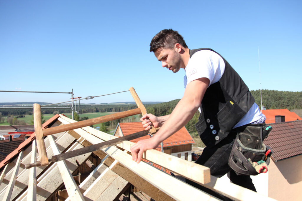 Zimmerer-Auszubildender im Handwerk