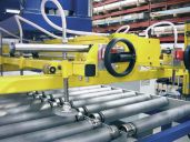 Breitenverstellung mit Handrad oder Motor