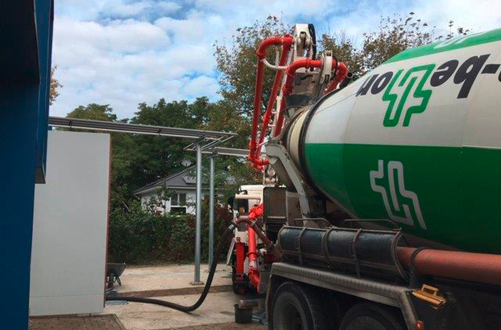 Betonmischer wird befüllt