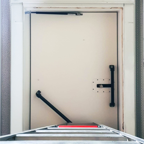Dachluke mit Ansteckleiter