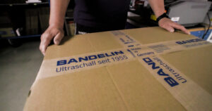 Fertiges Ultraschallbad, kommissioniert und verpackt