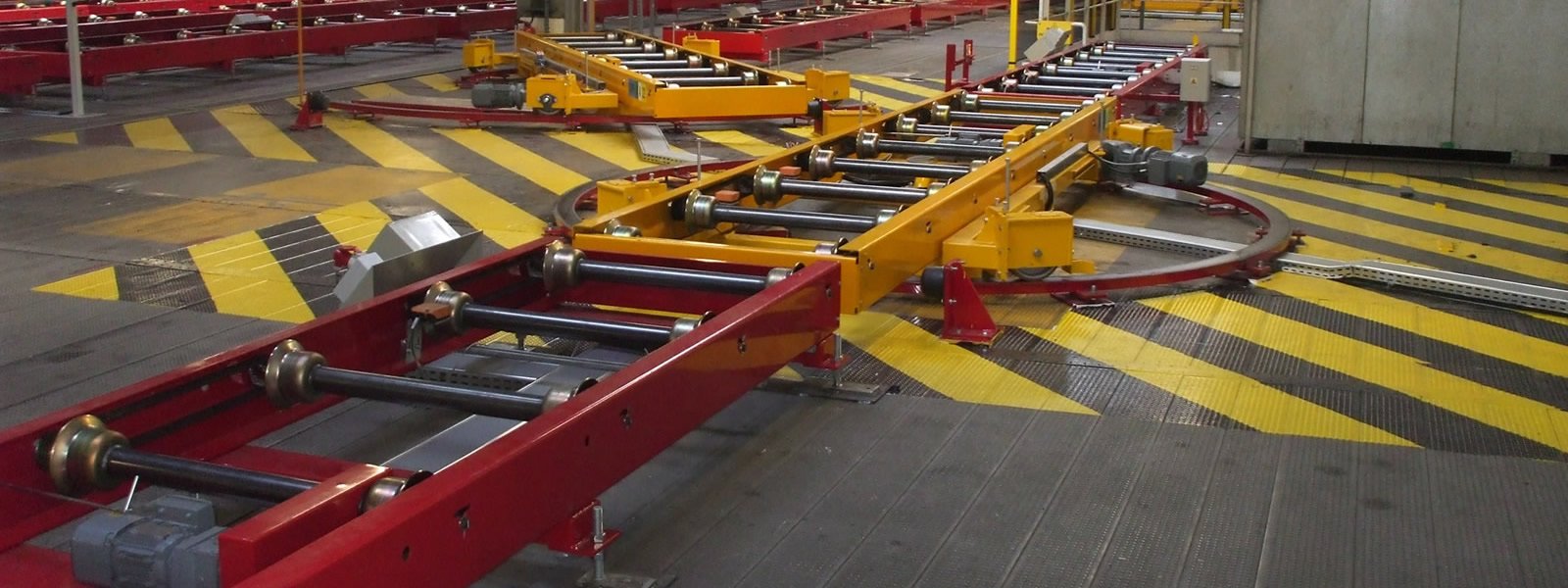 Skid-Förderanlage mit Power Roller Beds (PRB)