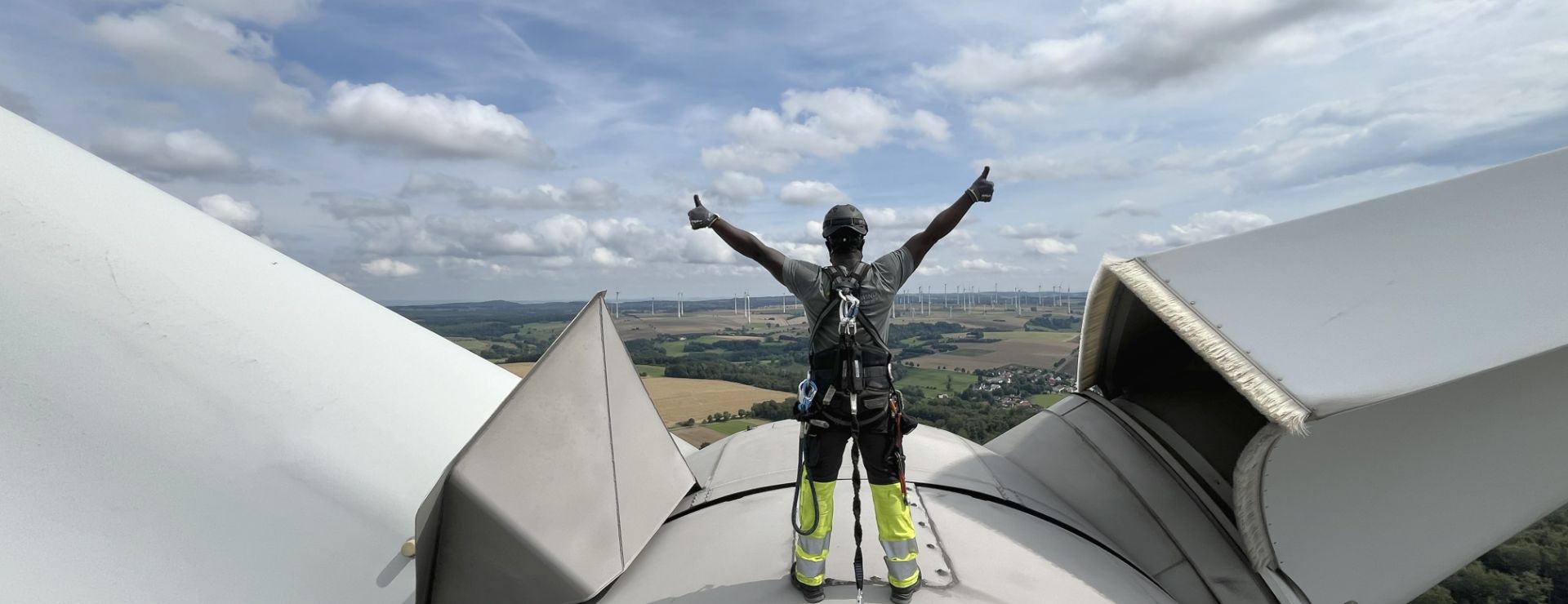 Service-Team auf einer Windenergieanlage