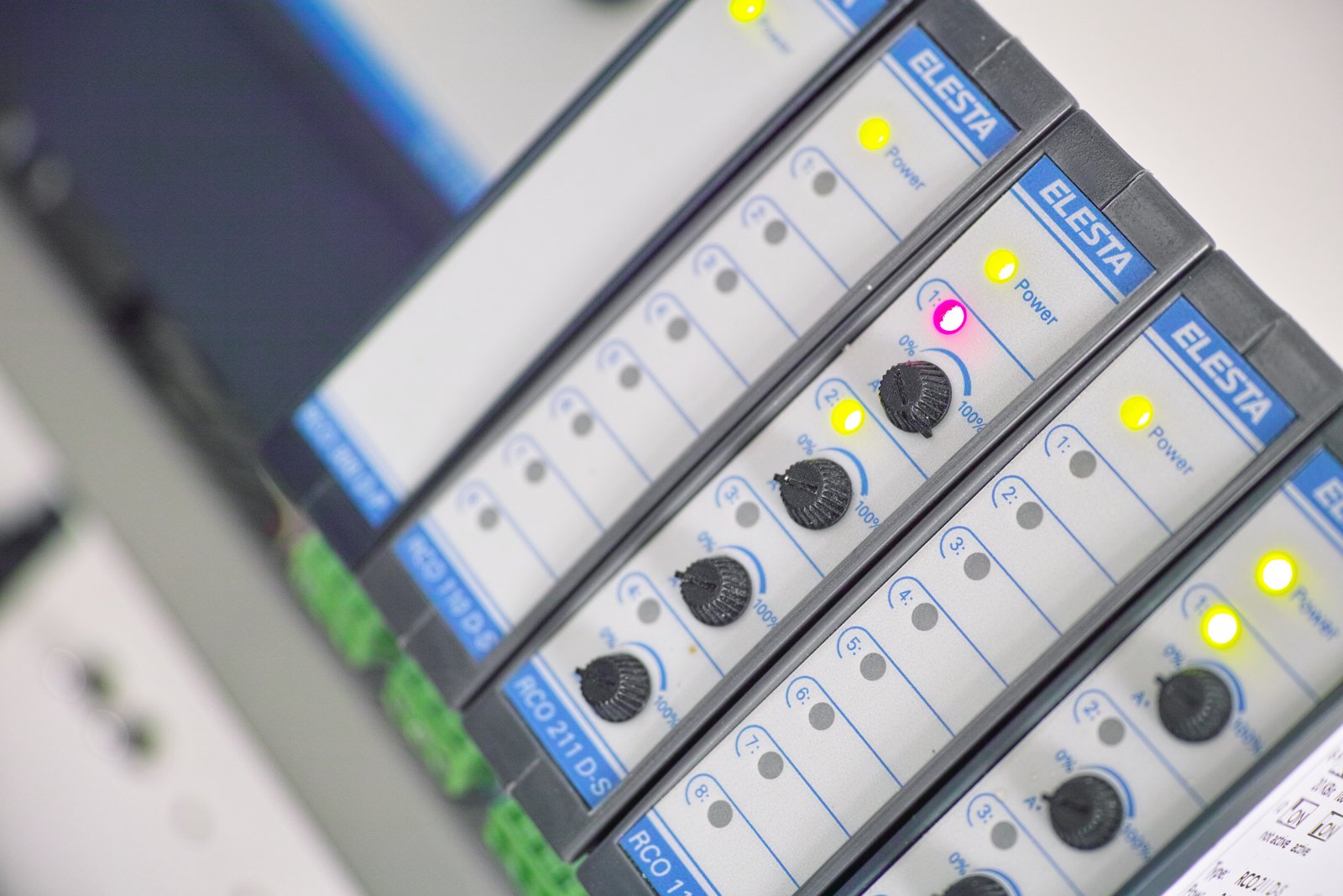 Compact-Controller Serie RCO 800D-M/W