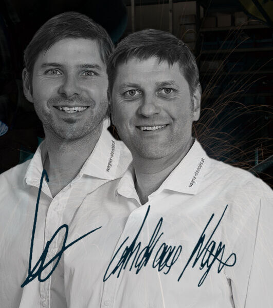 Andreas und Alexander Wagner am Einwellen-Shredder