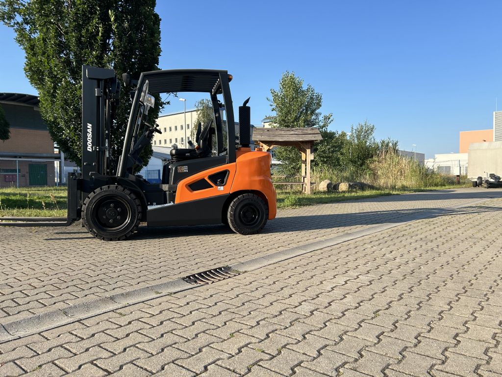Doosan D30S-9 Dieselstapler