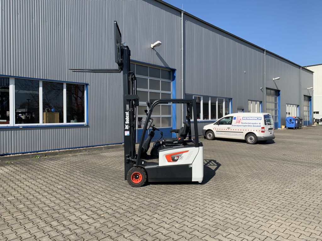 Bobcat Elektro-3-Rad-Stapler