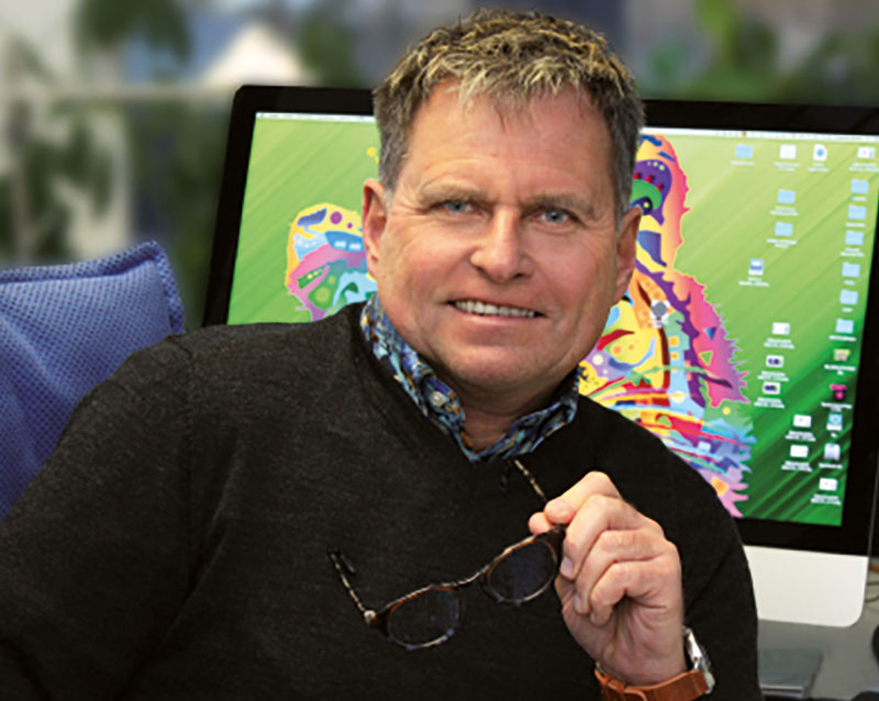 Inhaber Gerhard Burckhardt (Dipl-Industrialdesigner FH) am Arbeitsplatz
