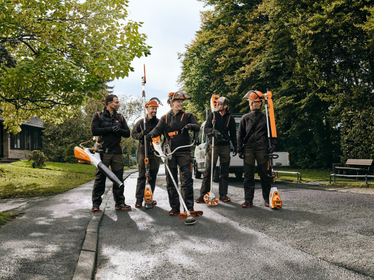 Profis mit STIHL Akku-Geräten