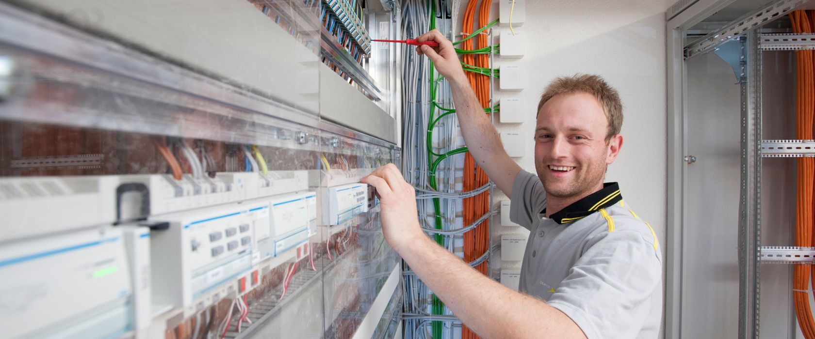 Elektroinstallation auf Baustelle