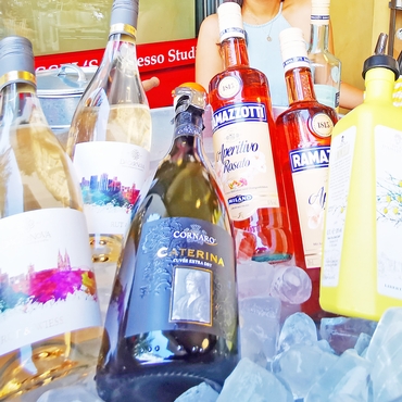 Außenbar bei der WeinMeile
