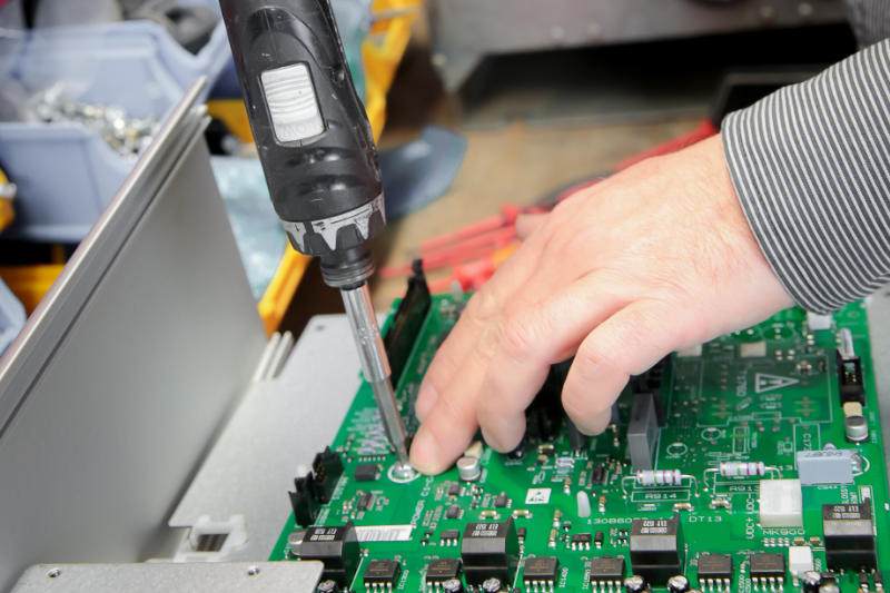 Reparatur in Werkstatt und vor Ort