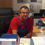 Mitarbeiter im Montageeinsatz