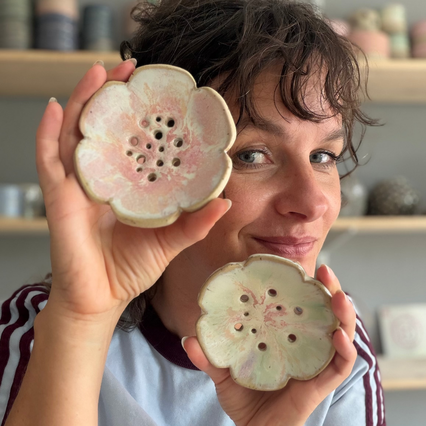 Keramik Blumenretter in den Glasurvarianten Icecream und William