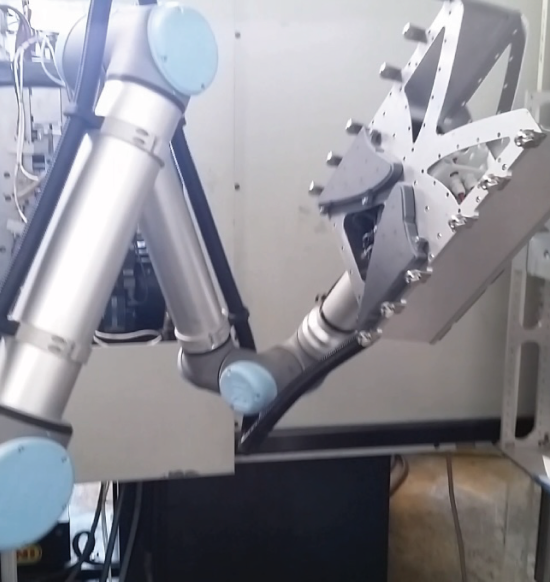Industrieanlagen-Automatisierung mit Cobotlösung