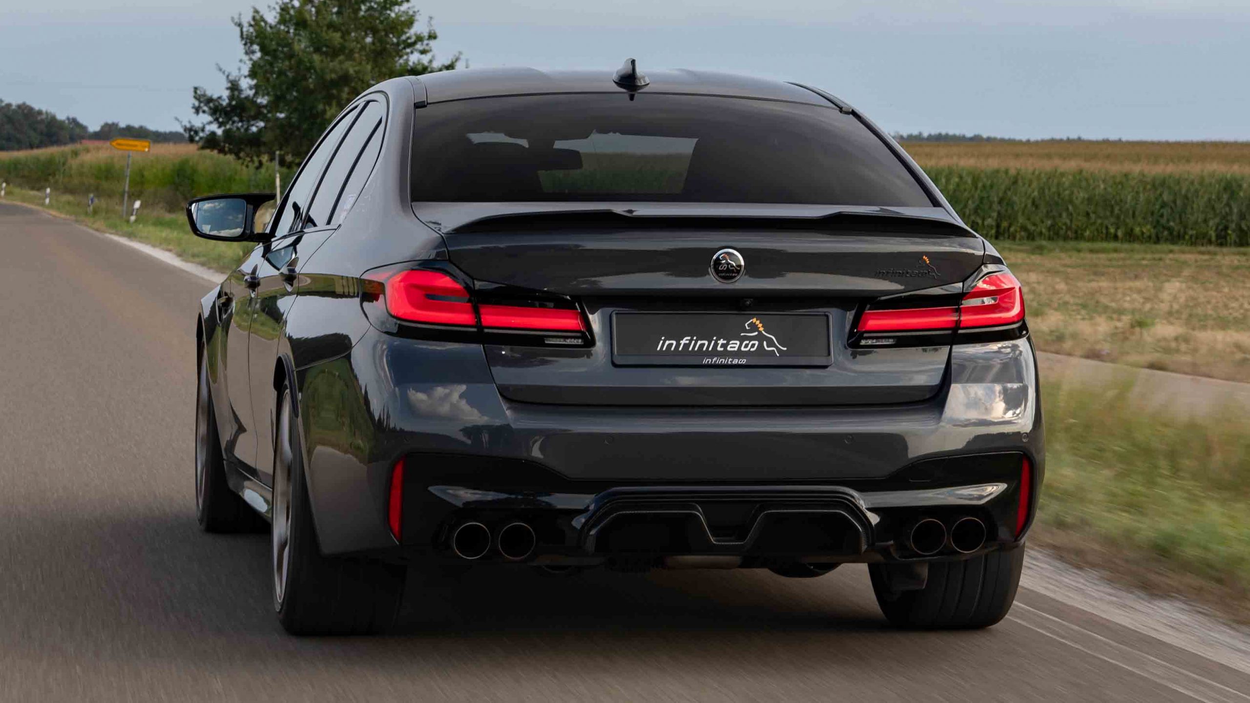 BMW M5 CS F90 infinitas SP1000