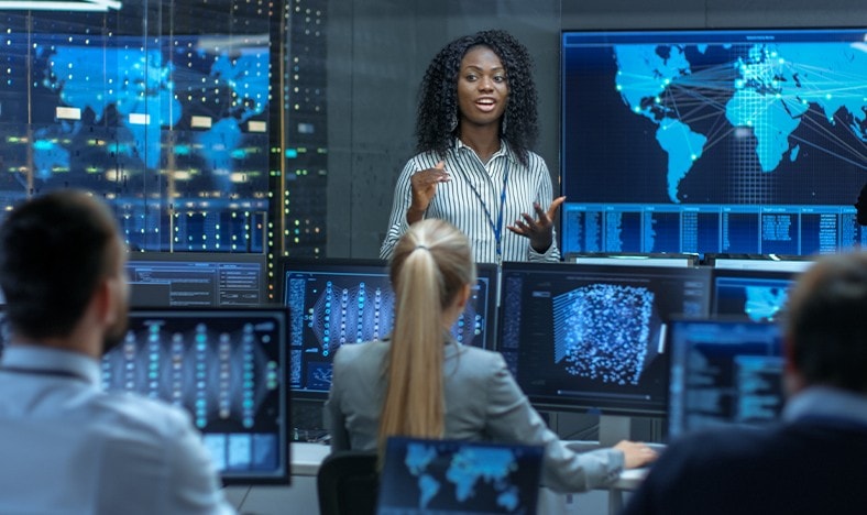 Data-Center-Team bei der Betriebsbesprechung