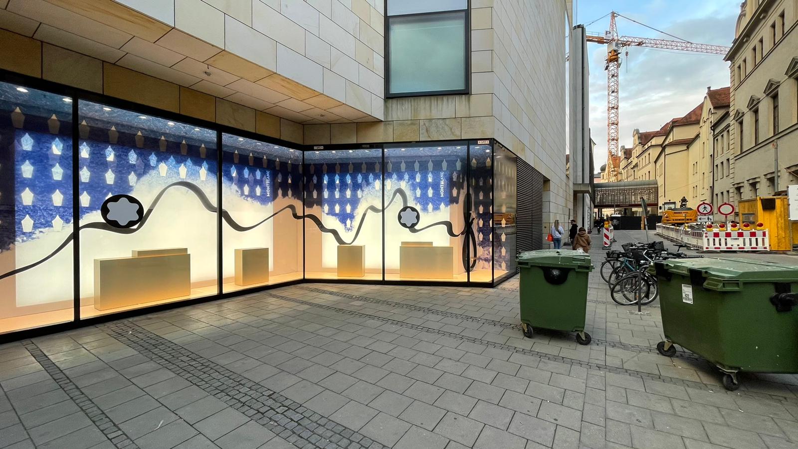 Schaufenster- und Leuchtwerbung