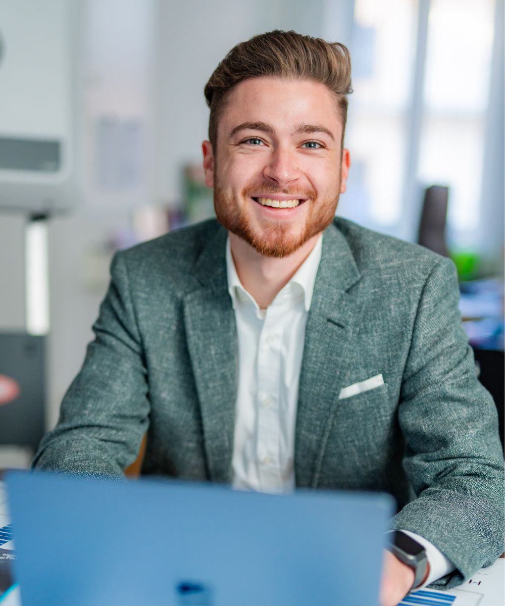 Managing Director Marc Lackner at his notebook