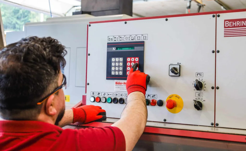 CNC-Fertigung bei BINTEK