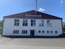 Kehrmaschine mit Schneeschild