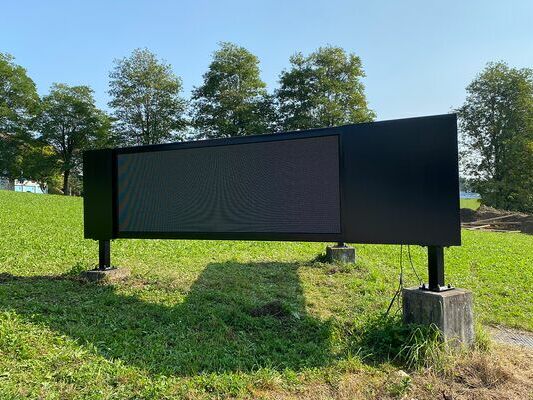 Gemeinde Berg Outdoor Screen