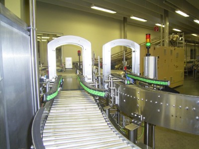 Cap sorting system and compression station for rubber seals