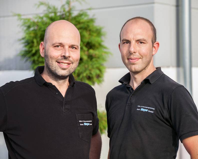 Team und Firmengelände Langenmosen