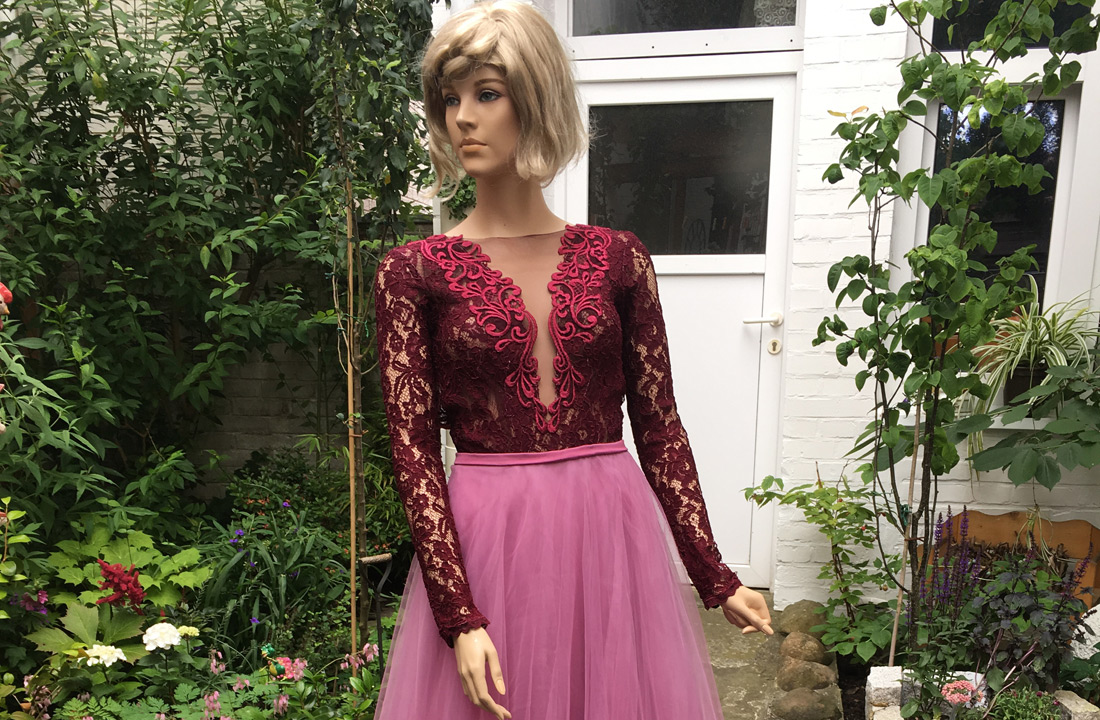 Gefärbtes Brautkleid