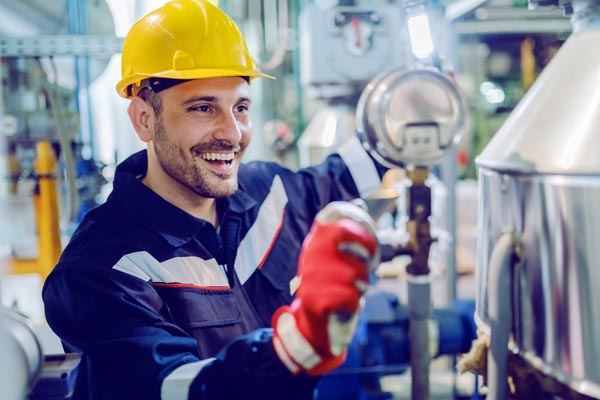 Ventiljustage an einer Industrieanlage