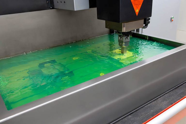 Senkerodiermaschine Detailaufnahme
