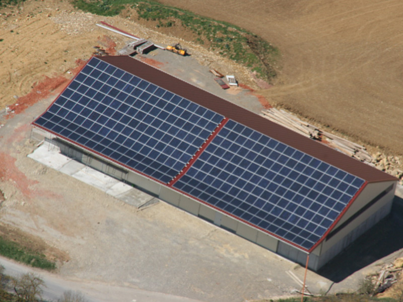 Photovoltaikanlage auf Lagerhalle