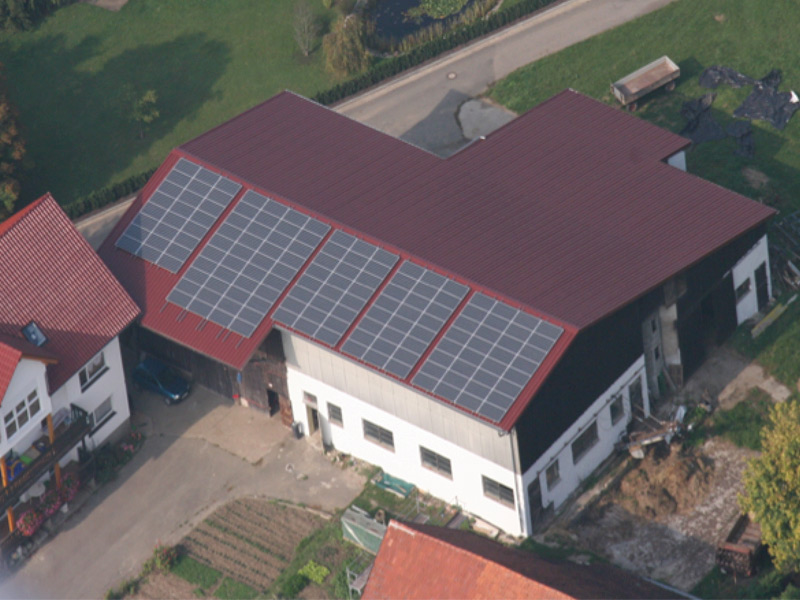 Photovoltaikanlage auf Stalldach