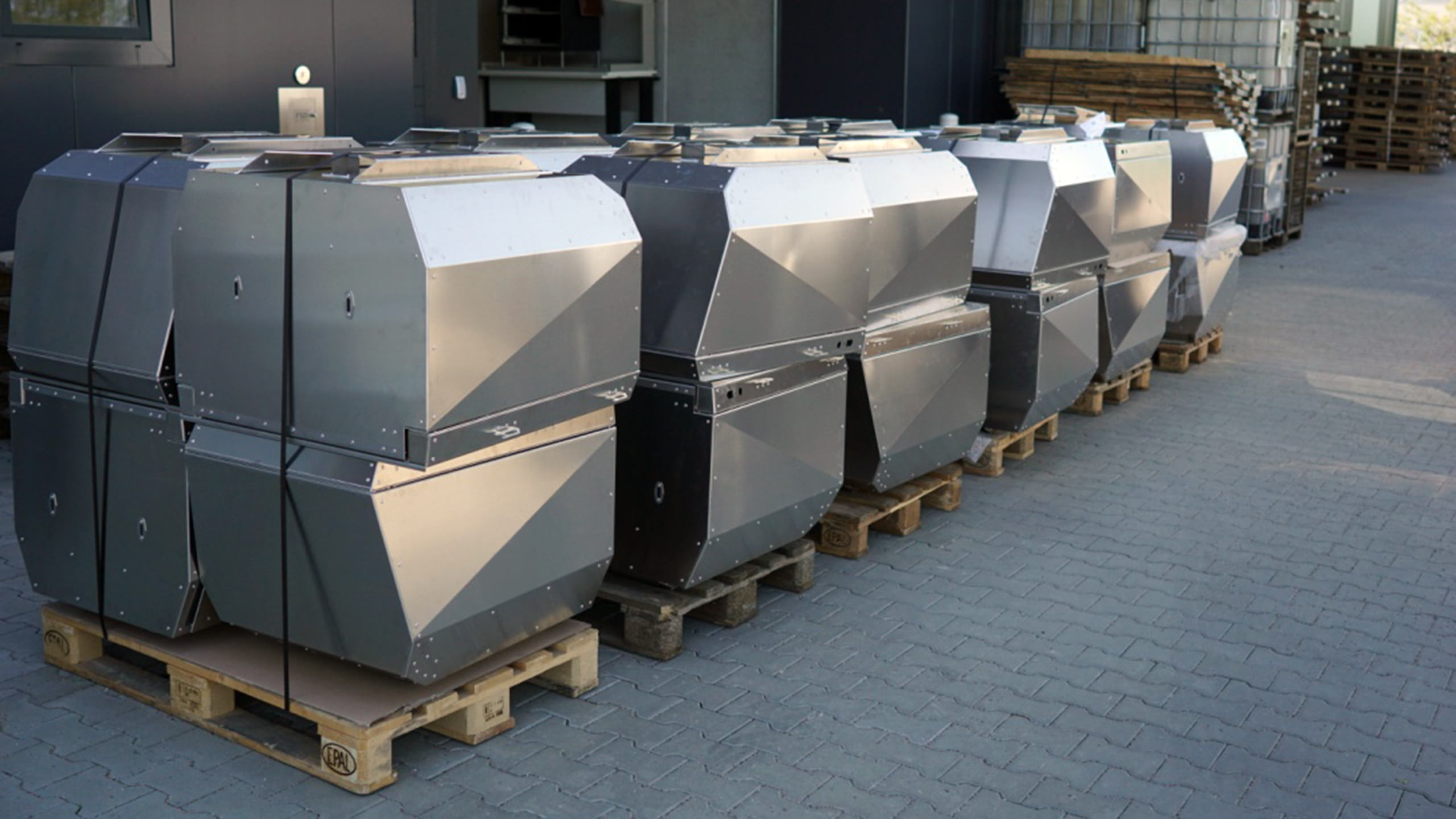 rhino Cargobox (LKM Berlin)