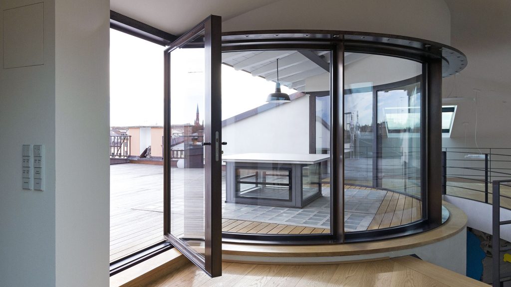 Metall-Glas-Fassade, rund