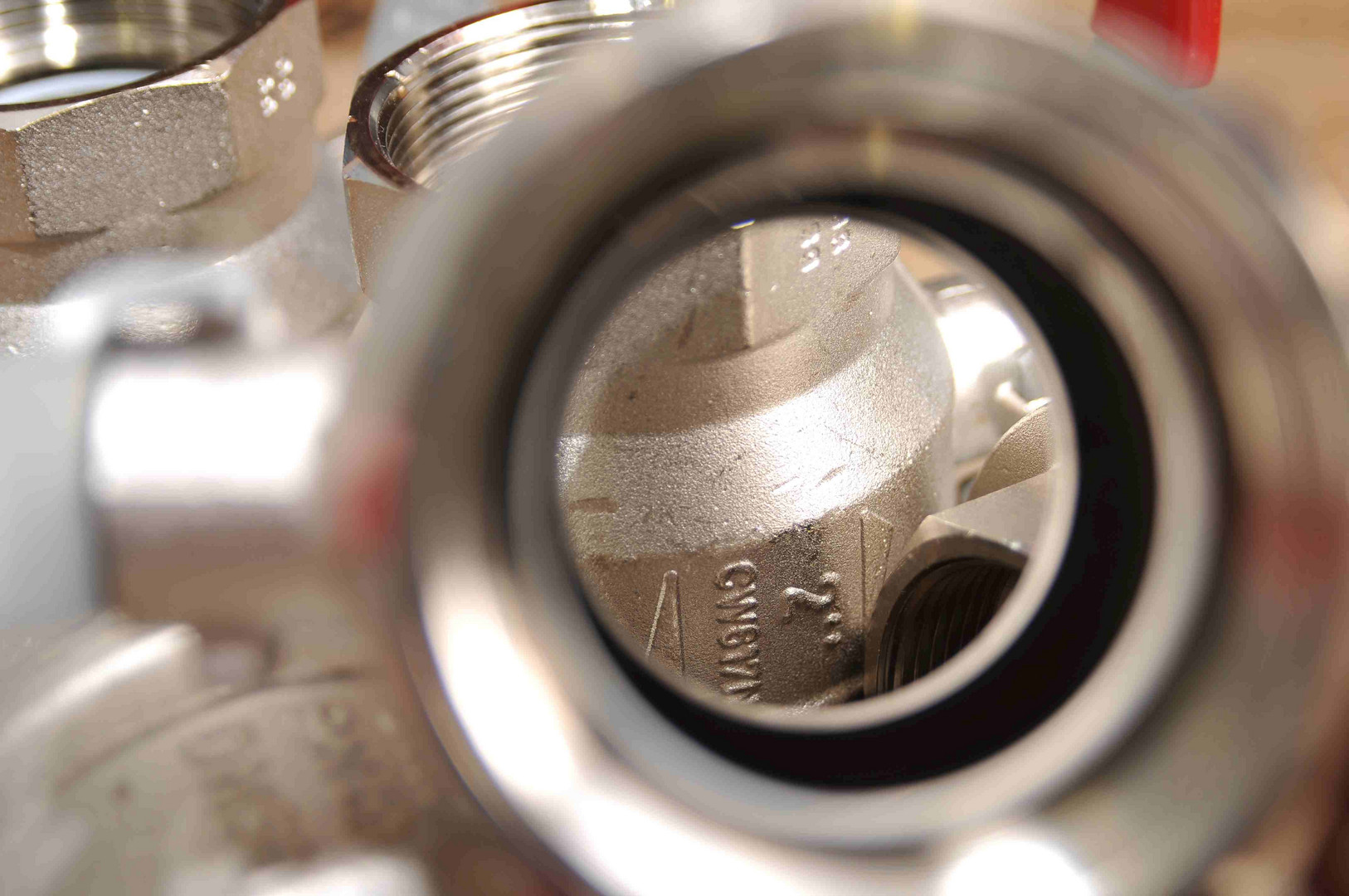 Connection technology (screw connections, adapters, couplings)