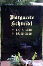 Grabstein Granit Black poliert, vergoldete Inschrift