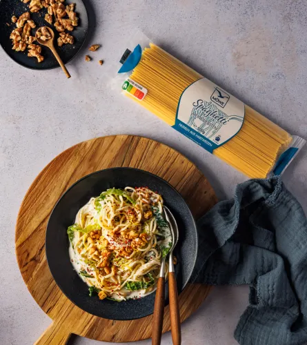 Savoy cabbage pasta with Möwe spaghetti
