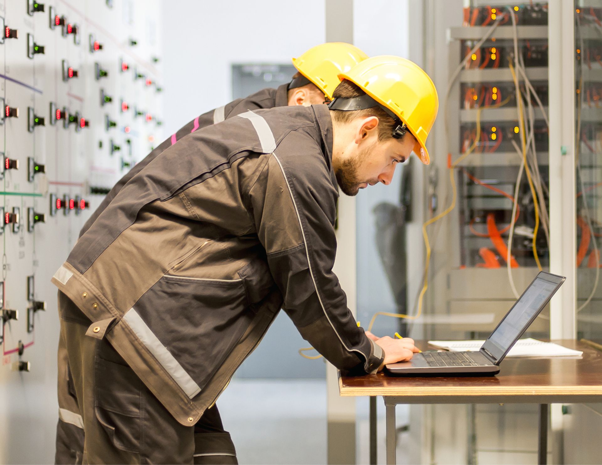 Programmierung und Prüfung einer industriellen Schaltanlage